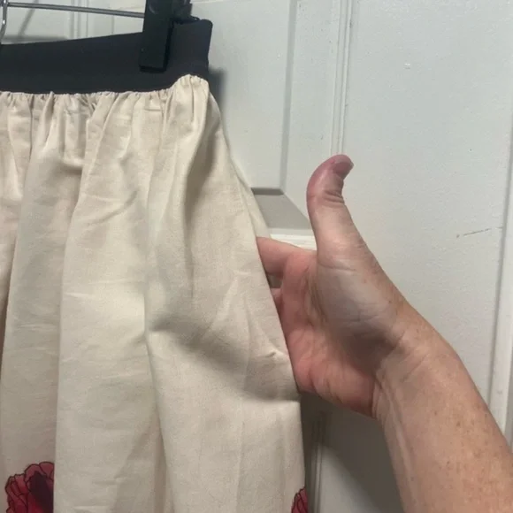 Pinup Couture Bella Skirt in Stems and Roses Print/ Black Trim - Medium - EUC - Picture 6 of 13